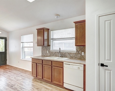 1305 Four Cabin Ct - Photo Thumbnail 10