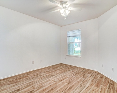 1305 Four Cabin Ct - Photo Thumbnail 33