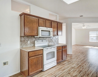1305 Four Cabin Ct - Photo Thumbnail 11