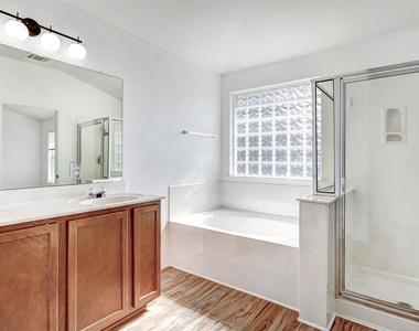 1305 Four Cabin Ct - Photo Thumbnail 26