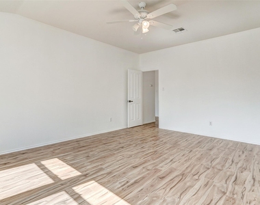 1305 Four Cabin Ct - Photo Thumbnail 23