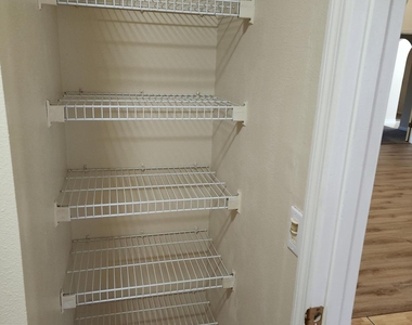 5940 Wentworth Circle S - Photo Thumbnail 12