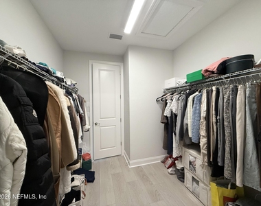 229 Cool Springs Avenue - Photo Thumbnail 14