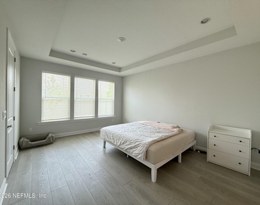 229 Cool Springs Avenue - Photo Thumbnail 9