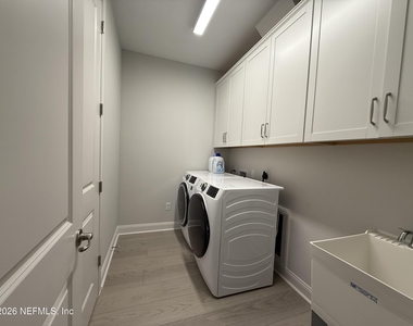 229 Cool Springs Avenue - Photo Thumbnail 18