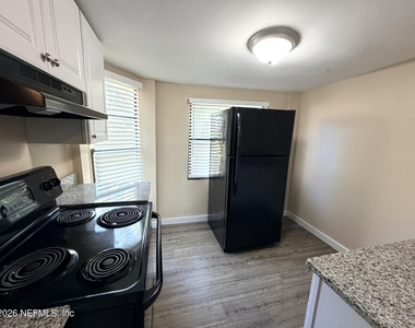 2613 Green Street - Photo Thumbnail 7