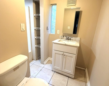 2613 Green Street - Photo Thumbnail 10