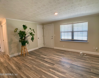 435 Sigsbee Road - Photo Thumbnail 4