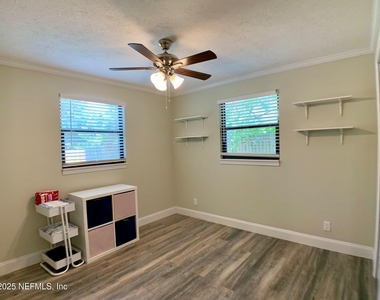 435 Sigsbee Road - Photo Thumbnail 6