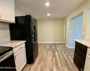 435 Sigsbee Road - Photo Thumbnail 15