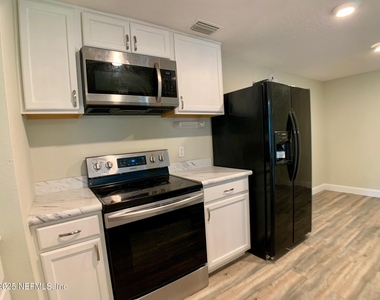 435 Sigsbee Road - Photo Thumbnail 14