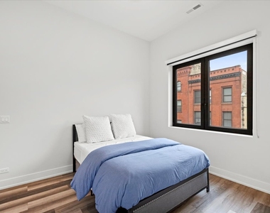 2317 N Clark Street - Photo Thumbnail 8