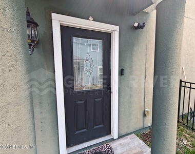 3107 Zeyno Drive - Photo Thumbnail 2