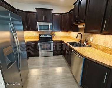3107 Zeyno Drive - Photo Thumbnail 6