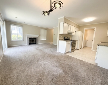 1344 Barclay Lane - Photo Thumbnail 4