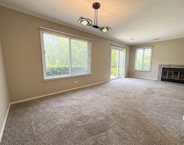 1344 Barclay Lane - Photo Thumbnail 3