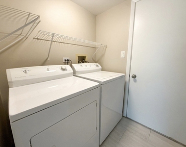 1344 Barclay Lane - Photo Thumbnail 13