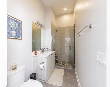 2317 N Clark Street - Photo Thumbnail 16