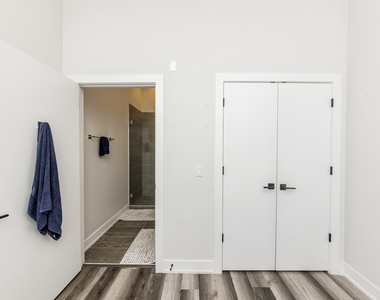2317 N Clark Street - Photo Thumbnail 12