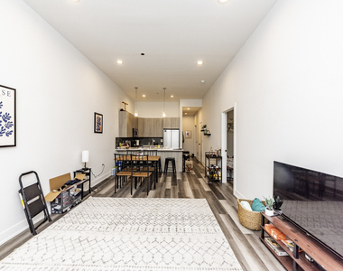 2317 N Clark Street - Photo Thumbnail 1