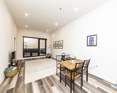 2317 N Clark Street - Photo Thumbnail 2