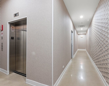 2317 N Clark Street - Photo Thumbnail 18