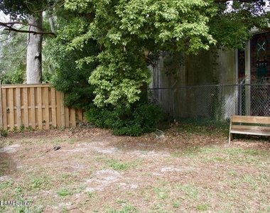 1561 Arcadia Drive - Photo Thumbnail 7