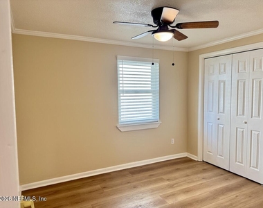 1561 Arcadia Drive - Photo Thumbnail 15