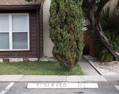 1561 Arcadia Drive - Photo Thumbnail 9