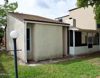 1561 Arcadia Drive - Photo Thumbnail 8