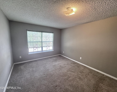 5216 Brighton Park Lane - Photo Thumbnail 12