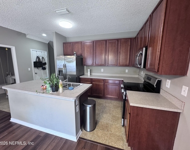 5216 Brighton Park Lane - Photo Thumbnail 6
