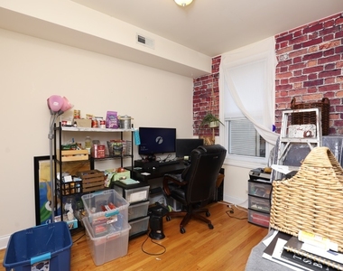 1738 W Altgeld Street - Photo Thumbnail 9