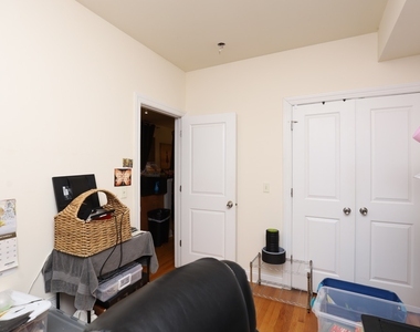 1738 W Altgeld Street - Photo Thumbnail 10