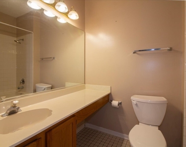 1216 Tennyson Lane - Photo Thumbnail 13