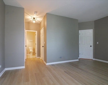 1216 Tennyson Lane - Photo Thumbnail 12