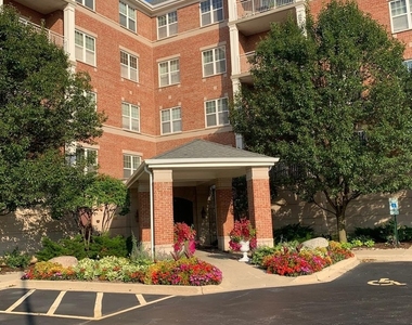 101 Pointe Drive - Photo Thumbnail 2
