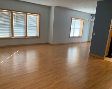 101 Pointe Drive - Photo Thumbnail 13