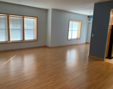 101 Pointe Drive - Photo Thumbnail 12