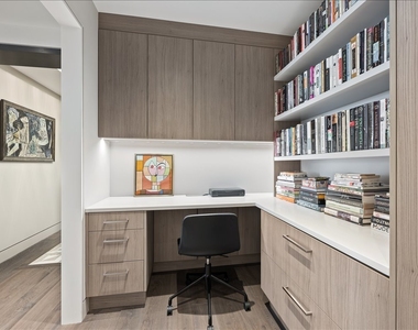 180 E Pearson Street - Photo Thumbnail 16
