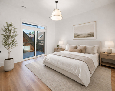2113 N Kenmore Avenue - Photo Thumbnail 11