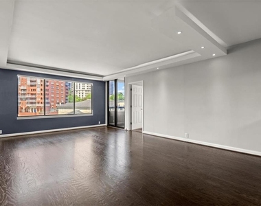 3481 Lakeside Drive - Photo Thumbnail 2