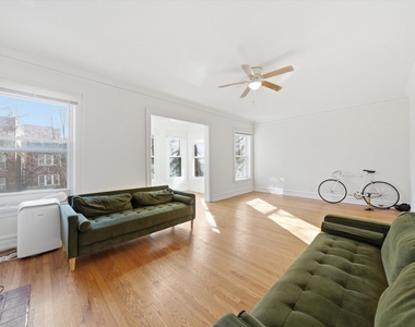5210 S Ingleside Avenue - Photo Thumbnail 5