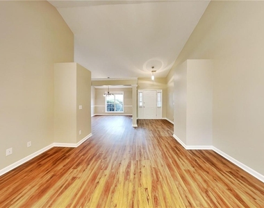2490 Insdale Trace Nw - Photo Thumbnail 3