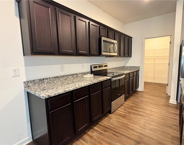 304 Pescara Court - Photo Thumbnail 13