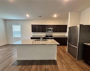 304 Pescara Court - Photo Thumbnail 12