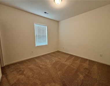 304 Pescara Court - Photo Thumbnail 5