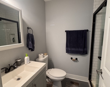 941 E 54th Place - Photo Thumbnail 5