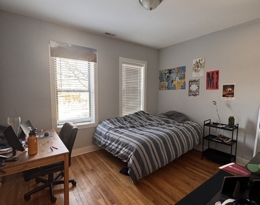 941 E 54th Place - Photo Thumbnail 6