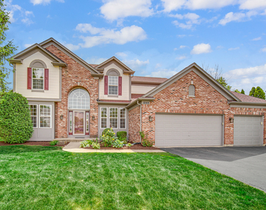 1044 Oakhill Drive - Photo Thumbnail 1